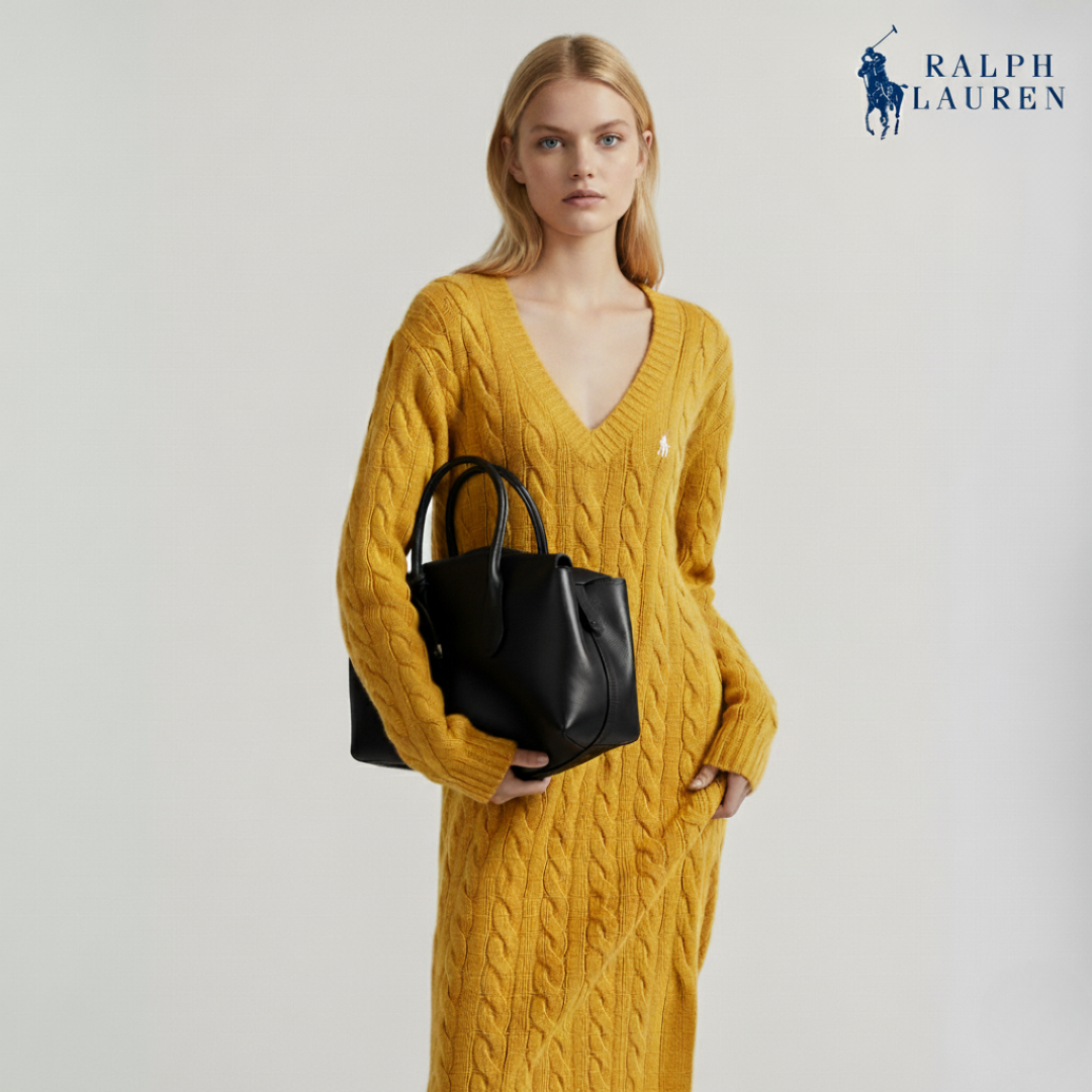 Zopfmuster-Strickkleid mit V-Ausschnitt